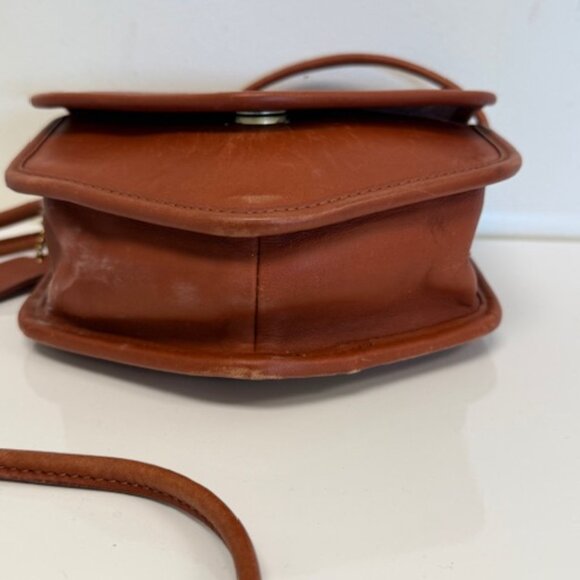 vintage coach Megan crossbody bag .Rare in color #101-13 - Picture 3 of 6